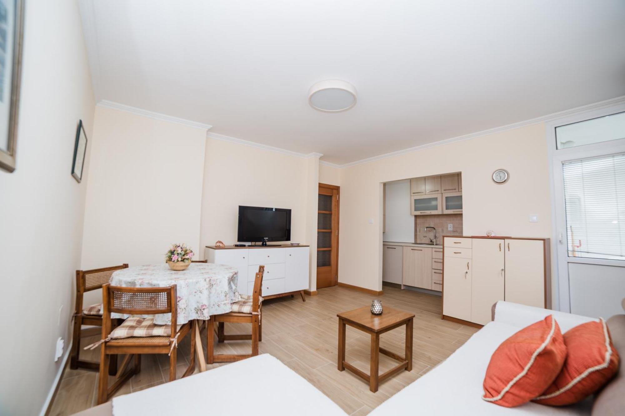 Apartment Pizana *